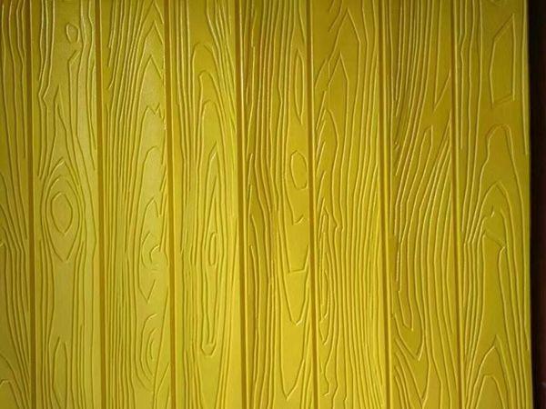 Xốp dán tường vân gỗ màu vàng nhã nhặn ở Thanh Trì